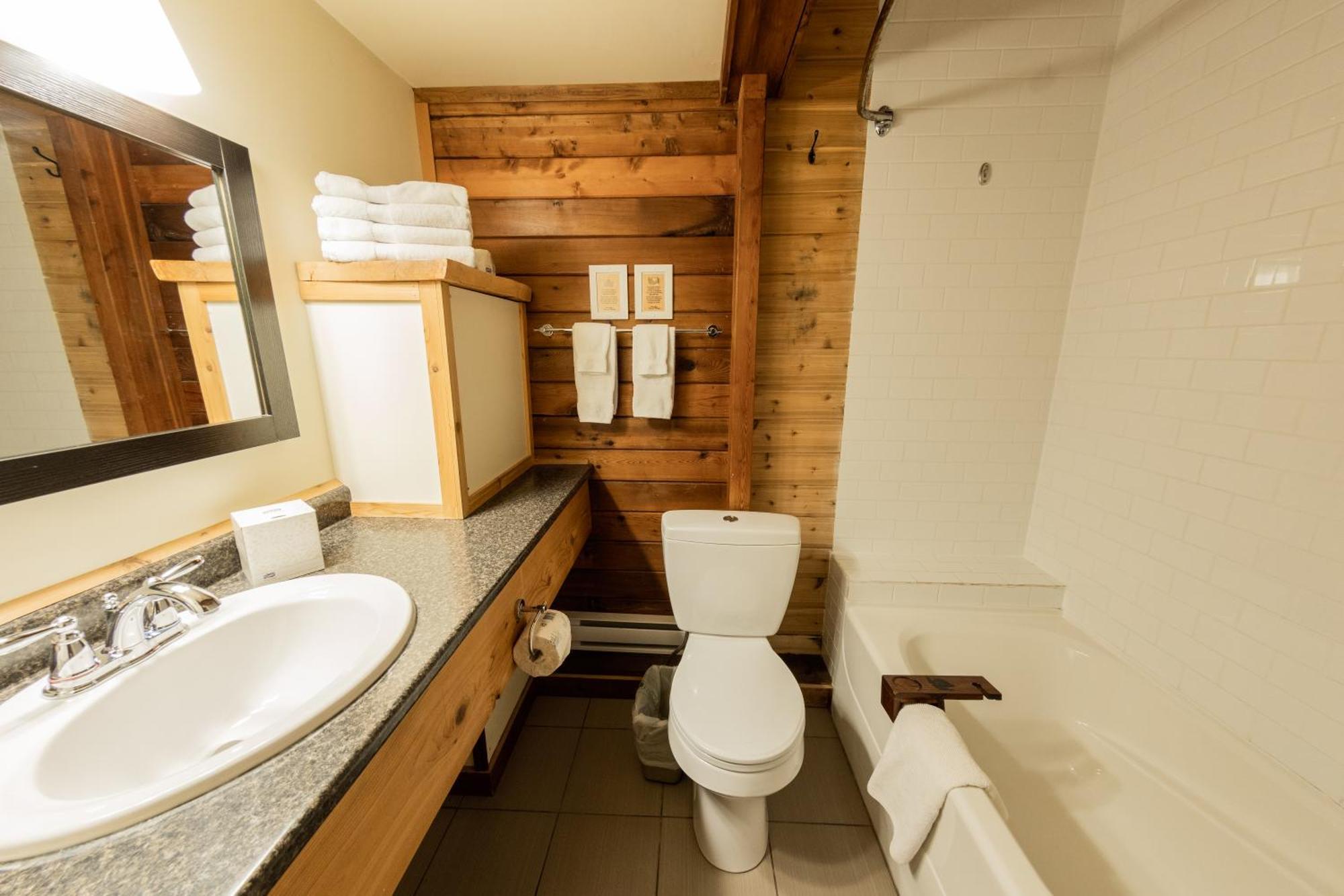 Ocean Village Resort Tofino Dış mekan fotoğraf