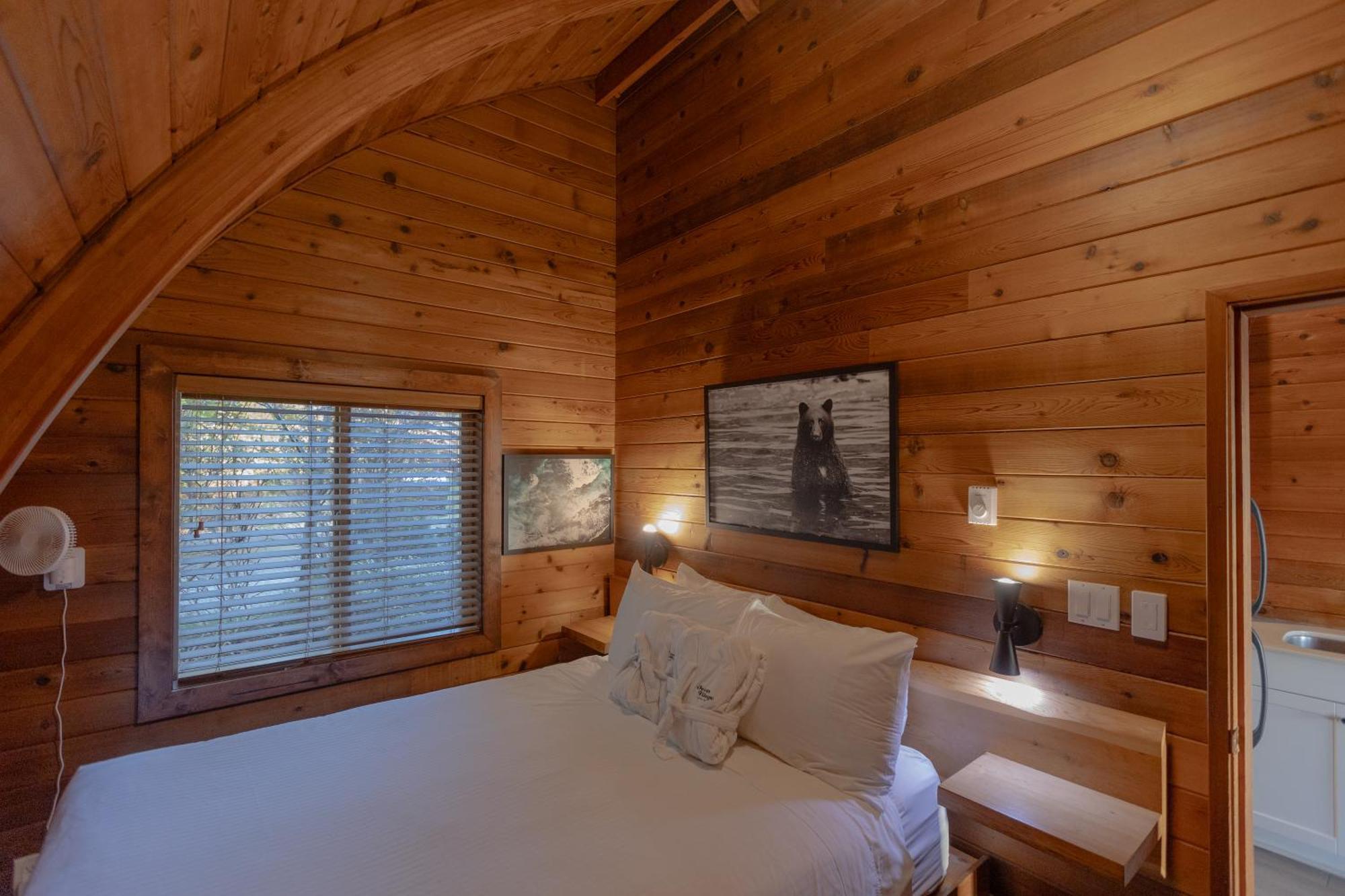 Ocean Village Resort Tofino Dış mekan fotoğraf